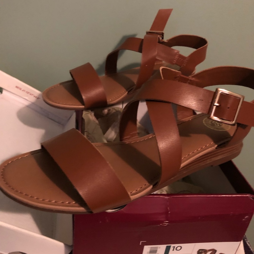 Women’s size 10 sandals brand new